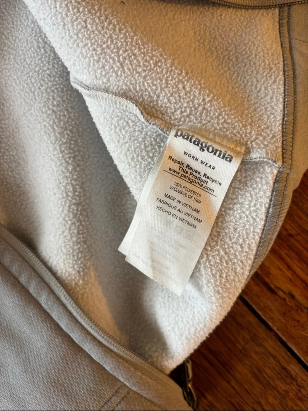 Patagonia Light gray Hooded Fleece Jacket - Picture 3 of 6
